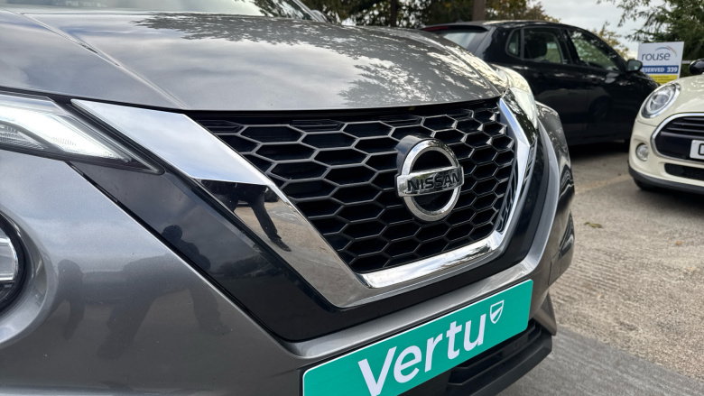 Nissan Juke 1.0 DiG-T N-Connecta 5dr Petrol Hatchback